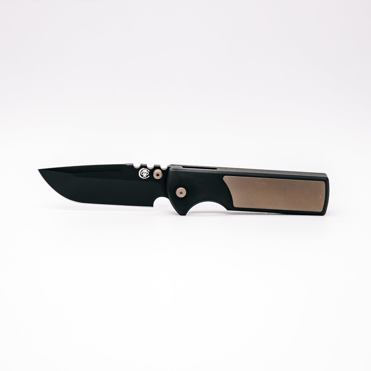 IF SIX WAS NINE マスクドスカルカフス左右セット Exclusive Magnetic Integral N.T.A.K. - The Suit – CHAVES KNIVES
